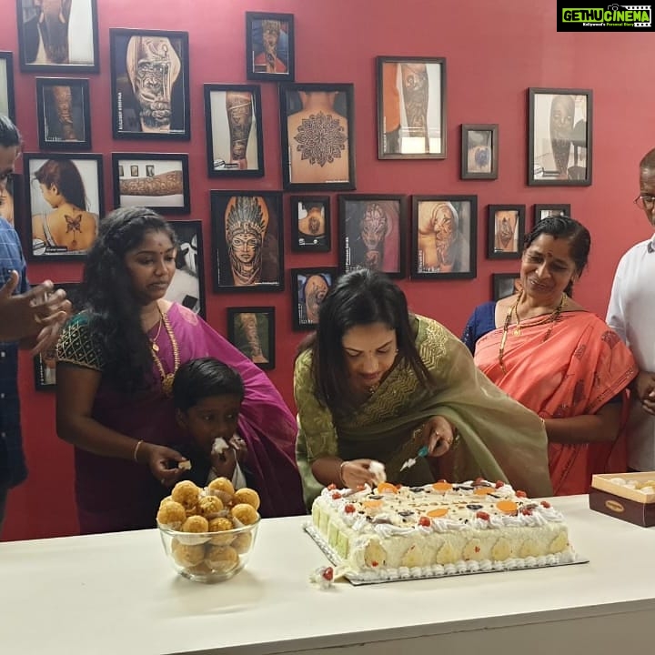 Amrutha Nair Instagram - Heartiest Congratulations on the opening of the newest franchise of Deep Ink Tattooz in Trivandrum. May you continue to prosper and rise higher in your endeavors for the success of this wonderful franchise. All the luck for you and your new adventure. Your hard work paid off and it's time for a wonderful and joyful celebration Saree @adalynn_wardrobe @thedeepinktattooz_tvm @thedeepinktattooz@kuldeepkrishna369 @earth_and_garden Pattom