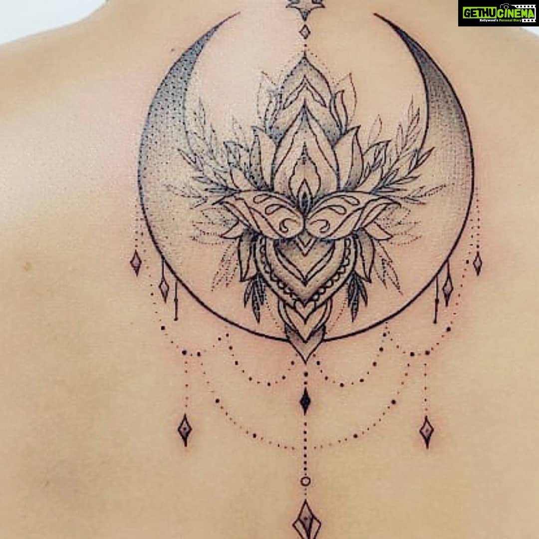 Amrutha Nair Instagram - I am a journal in a way. It's like what sailors used to do, where every tattoo meant something. A specific time in your life when you mark on yourself, whether you do it yourself with a knife or with a professional tattoo artist🥰 😍😍😍❤thank u soomuch @thedeepinktattooz_tvm and special thanks to @a_man_with_artholic ❤and @kuldeepkrishna369@earth_and_garden Pattom