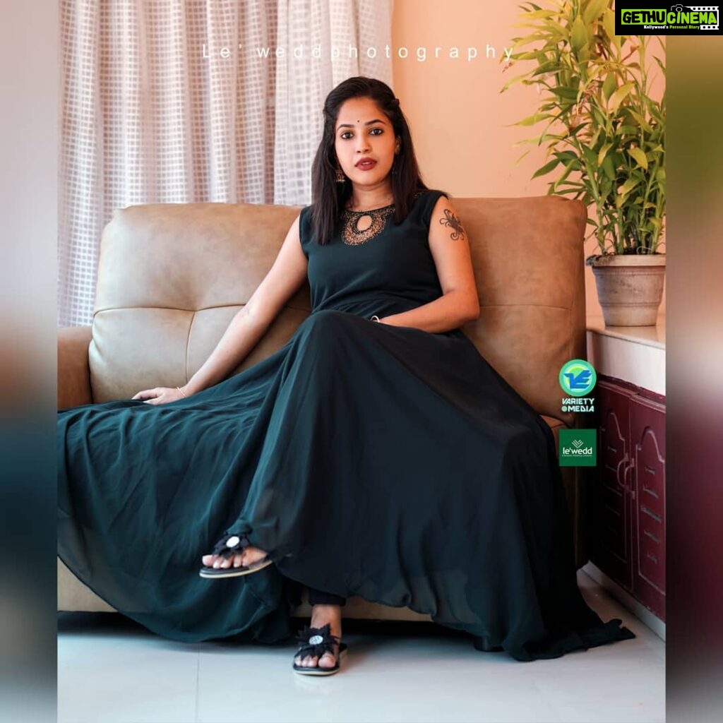 Amrutha Nair Instagram - 💚 👗 @queensfab20 shoot for @varietymedia_ 📸 @mujeeb_rahman_lewedd @lewedd_photography