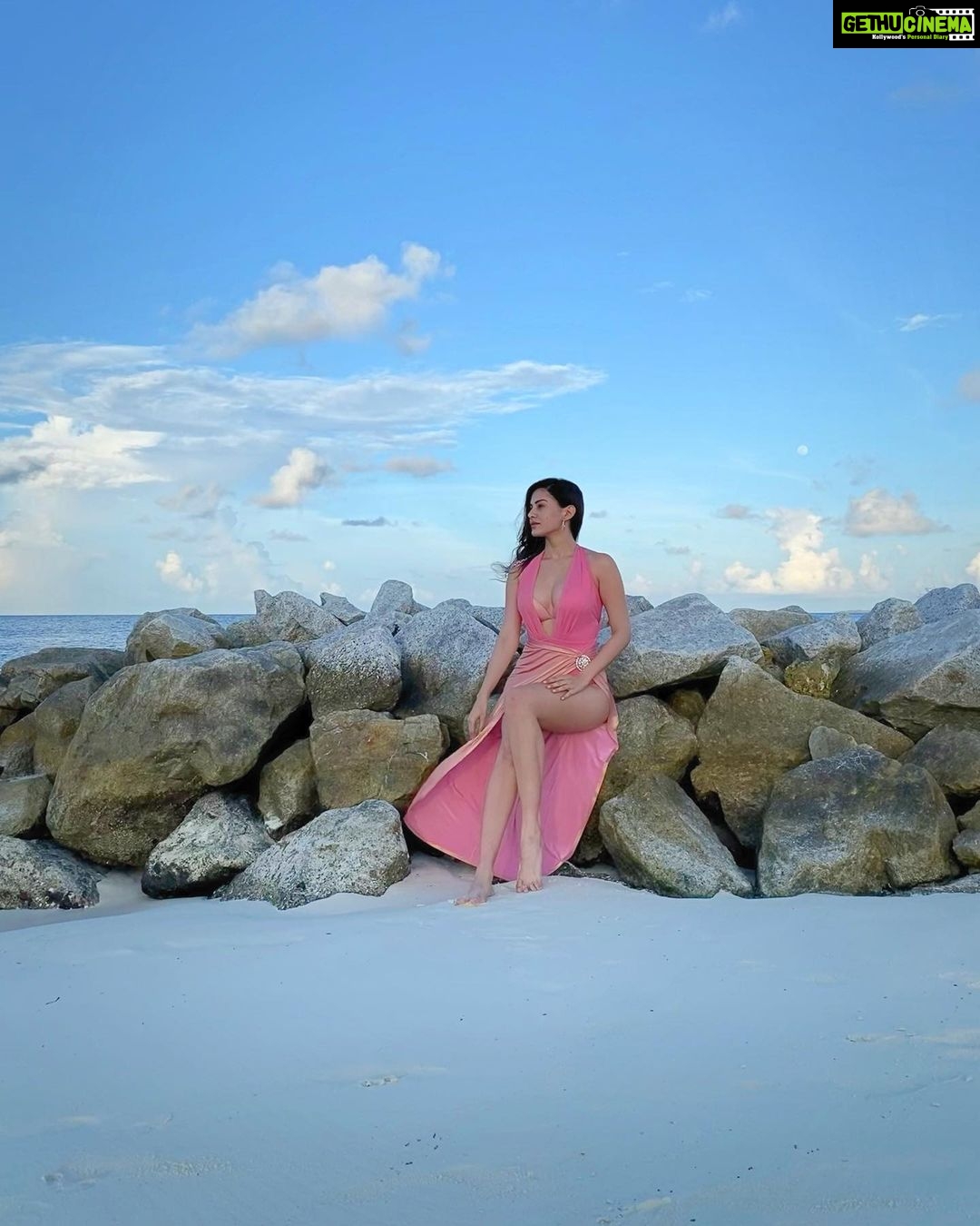 Amyra Dastur - 253.2K Likes - 🌈Sunkissed🌊☀️🐚
.
.
.
Wearing @acqua.swimstore
Styled by @malvika_tater
.
.
.
#maldives #waterbaby #mermaid #beachgirl #baglioni #baglionimaldives #traveljunkie