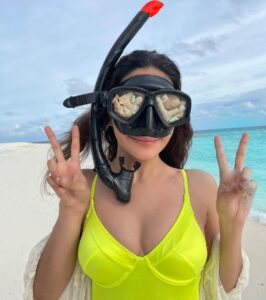 Amyra Dastur Instagram - Island Girl ☀️🌊🐚