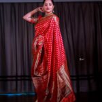 Anasuya Bharadwaj Instagram - Sometimes I am the Sun. Sometimes I am the Moon. But, I am always the Light. For the Grand launch of @thevallisilks in Rajamundhry ❤️ @thevallisilks 🥻 @lorifinejewellery 👑 @rishi_chowdary 😍 @makeupbysiva 💄 @telusivakrishna 🎀 @sunny_photography143 @santhosh__photography__ 📸