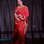 Anasuya Bharadwaj Instagram - Sometimes I am the Sun. Sometimes I am the Moon. But, I am always the Light. For the Grand launch of @thevallisilks in Rajamundhry ❤️ @thevallisilks 🥻 @lorifinejewellery 👑 @rishi_chowdary 😍 @makeupbysiva 💄 @telusivakrishna 🎀 @sunny_photography143 @santhosh__photography__ 📸