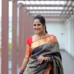 Anasuya Bharadwaj Instagram - 🍓🫐 @swathishoppingmall 🥻 @sreemukhi.mekala 😊 @lorifinejewellery 👑 @makeupbysiva 💄 @telusivakrishna 👱‍♀️ @karthik12340 ☕️ @umediaentartainments 🚨 @kalyansunkara 👨‍💼 @snaplica_official 📸