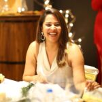Anasuya Bharadwaj Instagram - ‘Twas Wine’o clock yesterday @asvada.winetasting 🥂 I am fine when with wine.. else I whine 😄 🍷 Thank you for having me over @mekalachandramukhi @sreemukhi.mekala !! I had some good wine education !! May you flourish as the finest of wine masters soon 🧿❤️