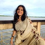 Angana Roy Instagram - Wishing you a very Happy Diwali and Subho Kali Pujo. 💛 Let's take a pledge for a safe and Green Diwali. Love and Light.💫 #diwali #kalipujo #festivities #indianattire #greendiwali #bengal #bangaliana #maakali #festivities #messyhair #goddessenergy #chotidiwali #mondayvibes #october #loveandlight