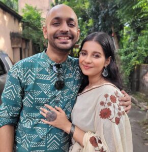 Angana Roy Instagram - শুভ বিজয়া দশমী। 
আসছে বছর আবার হবে 💫❤️

#dashami #durgapuja #maadurga #bijoya #october #ichhamati #river #riverside #riversideview #sareelove #designersarees #lightandshadows #daylight #sunsetpic #igdaily #lovefromA #anganaroy #loveandlight