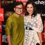 Angana Roy Instagram - Congratulations @hoichoi.tv and the entire team on completing 5 years as one of the leading OTT platforms in Bengal. Glad to be a part of this journey that started with #SheiJeHoludPakhi (which is peeking right from the background, haha). Looking forward to 2023 and beyond 💫🥂 Styling: @elizabhowmik ❤️ Makeup and Hair : @dhimanghosh.makeover Photography : @suvadip_palai #hoichoiseason6 #hoichoi #newshows #newseries #bengaliwebseries #anganaroy #greyandwhite #designerdress #lookingforward #tuesdaypost #tuesdayvibes #pujovibes #septemberend #lookoftheday #lovefromA ITC Royal Bengal