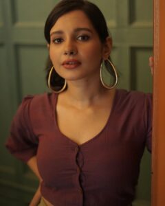 Angana Roy Instagram - 🌸🌸

For @sreyashirakadas 💫
📸 @santanu_biswas 

#wednesday #septemeber #lovefromA #hoopsgirl #fashionshoot #hairstyles #shorthair #moodlighting #blushpink #pujoshoot #pujocollection #designerwear #golden #anganaroy #kolkata_igers #kolkatagram