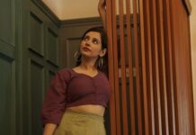 Angana Roy Instagram - 🌸🌸 For @sreyashirakadas 💫 📸 @santanu_biswas #wednesday #septemeber #lovefromA #hoopsgirl #fashionshoot #hairstyles #shorthair #moodlighting #blushpink #pujoshoot #pujocollection #designerwear #golden #anganaroy #kolkata_igers #kolkatagram