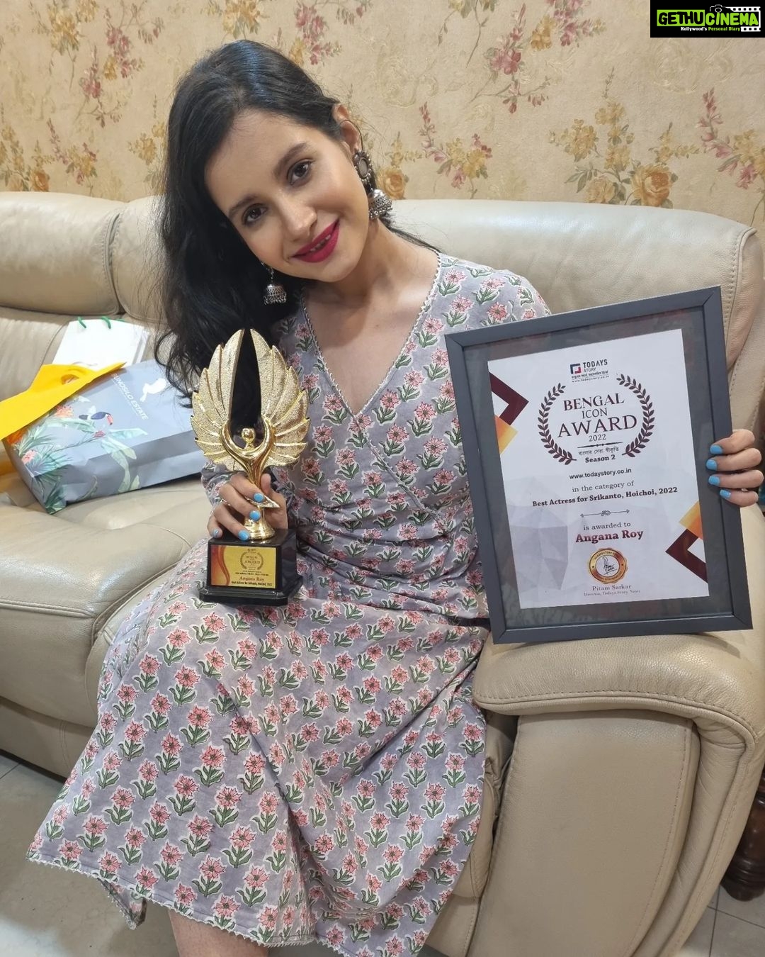 Angana Roy Instagram - Year end treats. Thank you so much @todaysstorynews @mr.biplab13 for this award. Srikanto will always have a place in my heart for a number of reasons. Being able to play Rajlokkhi has been a wonderful experience. Loved working with each and every one associated with this series, received so much from the people I look upto. And I think it has been a full circle from the release of the series to me receiving this award. Grateful to the universe. Here's looking forward to what the new year brings forth. Love and Light. π« Wearing @blush_tree π @hoichoi.tv @acropoliisentertainment @abirgupta @boboshambo @tony_bose #award #thursdaypost #thursdaynight #grateful #onlylove #newpost #postoftheday #srikanto #webseries #webshow #thankful #yearend #endofyear #december #dreamy #lovefromA