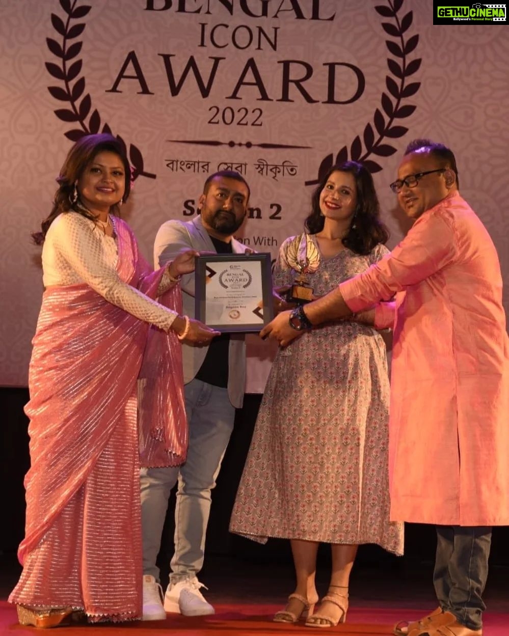Angana Roy Instagram - Year end treats. Thank you so much @todaysstorynews @mr.biplab13 for this award. Srikanto will always have a place in my heart for a number of reasons. Being able to play Rajlokkhi has been a wonderful experience. Loved working with each and every one associated with this series, received so much from the people I look upto. And I think it has been a full circle from the release of the series to me receiving this award. Grateful to the universe. Here's looking forward to what the new year brings forth. Love and Light. π« Wearing @blush_tree π @hoichoi.tv @acropoliisentertainment @abirgupta @boboshambo @tony_bose #award #thursdaypost #thursdaynight #grateful #onlylove #newpost #postoftheday #srikanto #webseries #webshow #thankful #yearend #endofyear #december #dreamy #lovefromA