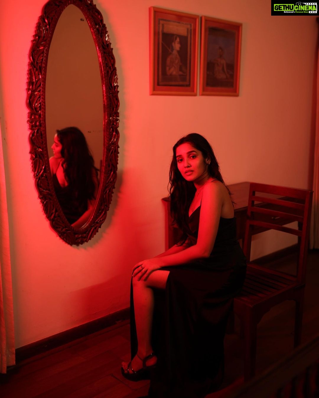 Anikha Instagram - ❤️🔥 @_photography @arsignatureofficial