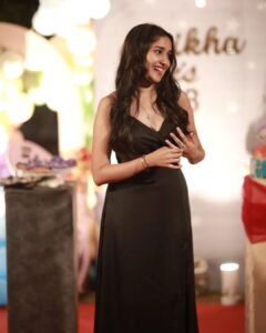 Anikha Instagram - 18.

thank you for all the wishes

@rainbowmedia_photography 
@arsignatureofficial 
@townsquare_events