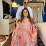 Anil Kapoor Instagram - Wedding Ready! @kapoor.sunita My outfit : @viraj_khanna Sunita’s outfit : @divyashethofficial