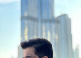 Anil Kapoor Instagram - Portrait Mode On! Back in Dubai for the launch of the New Malabar Gold And Diamonds store! @malabargoldanddiamonds Dubai, United Arab Emirates