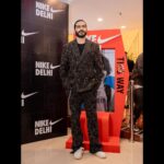 Anil Kapoor Instagram - The new store looks amazing! @anandahuja @sonamkapoor @harshvarrdhankapoor @riseindia @nike @selectcitywalk #selectcitywalk #nikedelhi