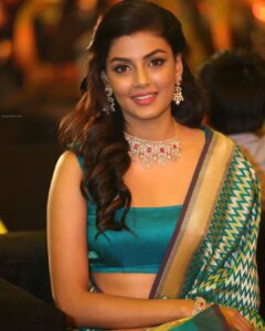 Anisha Ambrose Instagram - Wishing you all a very happy Dussehra ❤️
.
.
.
FOLLOW..@anishaambrose_official .
.
.
#anishadieheardfan #anishaambrose #anishafanpage #anishafanclub #anishaambrose_official #kajalagarwal #samantharuthprabhu #tamannahbhatia #rashikanna #sruthihassan #rakulpreetsingh #tollywoodactress #goodmorning #sunshine #sunburn #summervibes #tollywoodactress #telugucinema #vizag #home #selenagomez #selfie #justinbieber #likeforlikes #followforfollowback  #like4likes #likeforlike #follow4followback #followｍe #fanpage