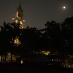 Anisha Victor Instagram – How many times did the clock strike? 🕰️ 
Comment below 🌻 
#clocktower #rajabhai #mumbai #bombay #india #ovalmaidan