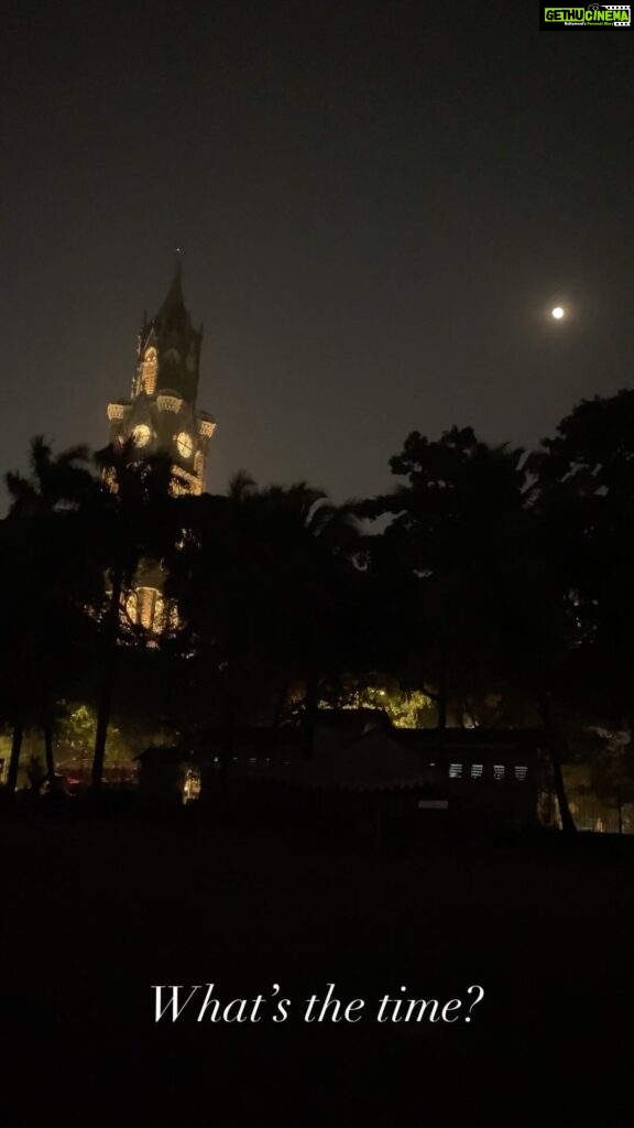 Anisha Victor Instagram - How many times did the clock strike? 🕰️ Comment below 🌻 #clocktower #rajabhai #mumbai #bombay #india #ovalmaidan