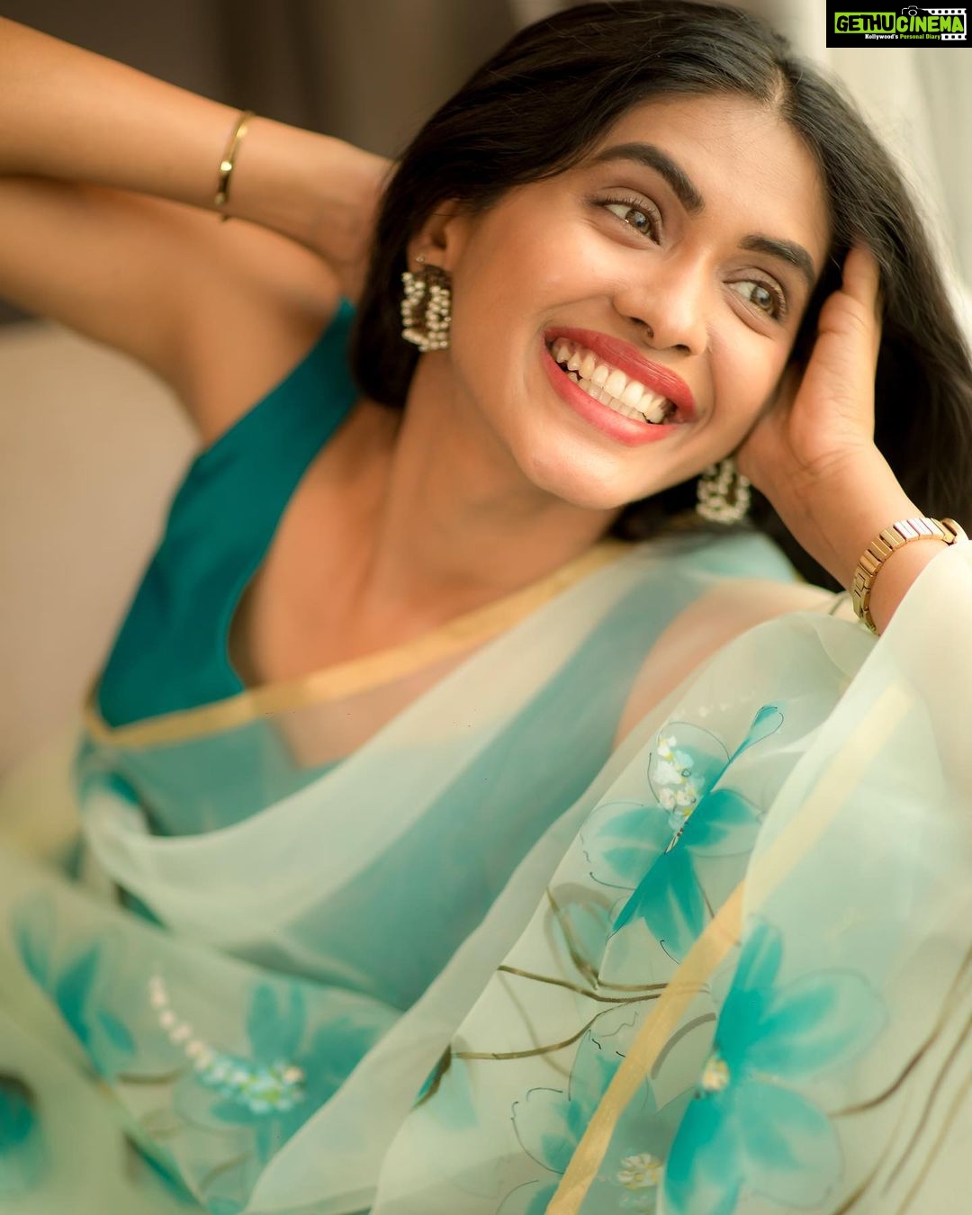 Anjali Patil - 5.6K Likes - To be a woman is to be a river.
To be a river is to be in a flow.
To be a flow is to be alive.
To be alive is to be in love.
To be in love is to be a woman.
@subikanifabint @camerasenthil