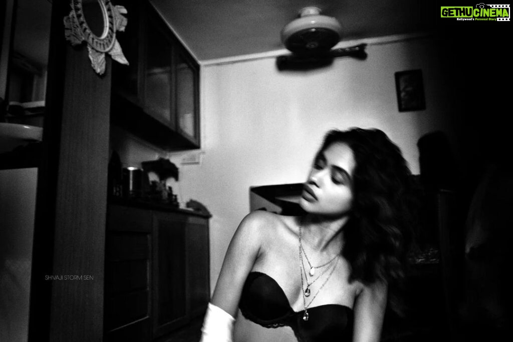 Anjali Patil Instagram - Anjali For my other unseen work, visit https://www.patreon.com/stormsen #theesotericrealist #portraiture #fineartphotography #stormworkshop