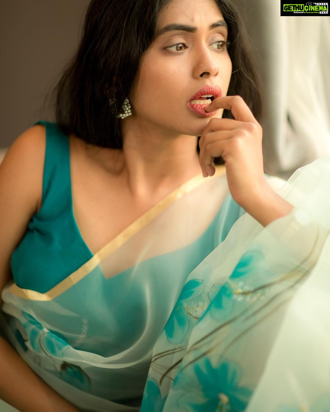 Anjali Patil - 5.6K Likes - To be a woman is to be a river.
To be a river is to be in a flow.
To be a flow is to be alive.
To be alive is to be in love.
To be in love is to be a woman.
@subikanifabint @camerasenthil
