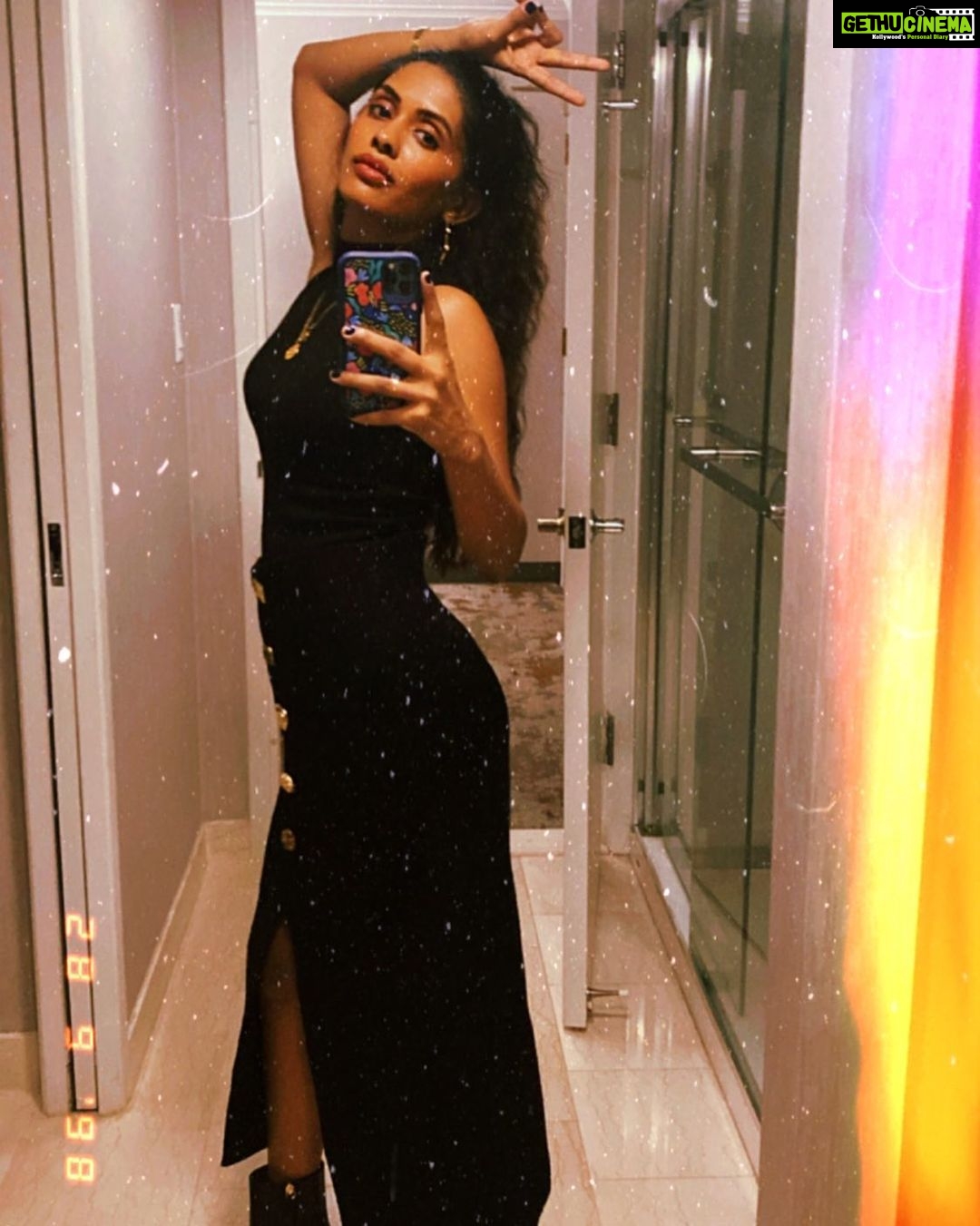 Anjali Patil - 5.9K Likes - Peace Out.
#dc