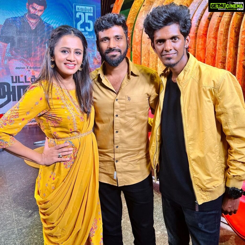Anjana Rangan Instagram - It was an amazing experience to be a part of #pattathuarasan promotions for @lyca_productions Show director @joshua_preetham is always an anchor’s delight to work with! We have worked for many events now and have always admired his work and professionalism ❤️❤️❤️ Loved hosting along with @bjbala_kpy thambi!!! Such a talent powerhouse he is and also now i have a bro for life 😘❤️😘 Thank you @charanvfx1 from @lyca_productions for the trust in me and for the the amazing oppurtunity as always❤️ @wavemedia_chennai is like family now❤️