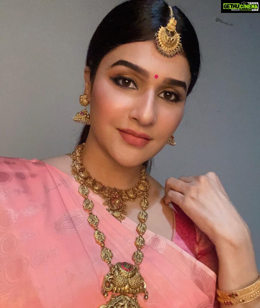 Anjena Kirti Instagram - from Shoot : Jewellery TV commercial 🎬🎞🎥🤳🌸 Chennai, India