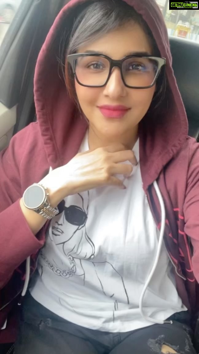 Anjena Kirti Instagram - A hooded secret 🤫 💙🦋🎶