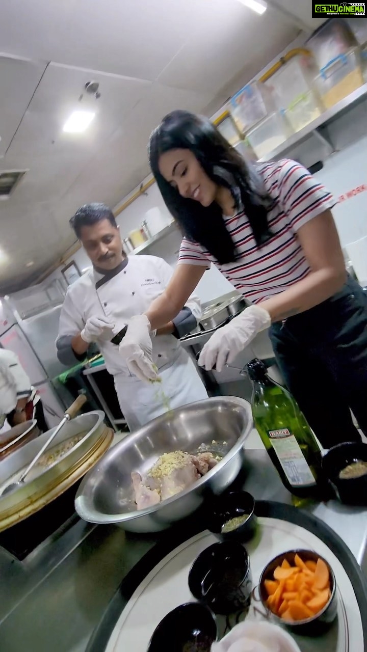 Anju Kurian Instagram - Adding some extra spice to the day with chef @chef_nibu_the_alchemist and the secret ingredient is always love 🥰. What’s your favourite Christmas dish to cook?? Let me know in the comments below ⬇️. 🎥- @abi_fine_shooters 🏨- @chandys_windy_woods . . . . #cookingram #vacationvibes #christmastime #favourites #chickenrecipes #chickenspecial #chefspecial #reelsindia #christmastime #foodie #viralvideos #specialrecipe #secretingredient #trendingsong #instagrammer #trendsetter #instadaily #foodlover #cookingtime #tasteintravel #keralaspecial #saturday #saturdayvibes #brunchtime