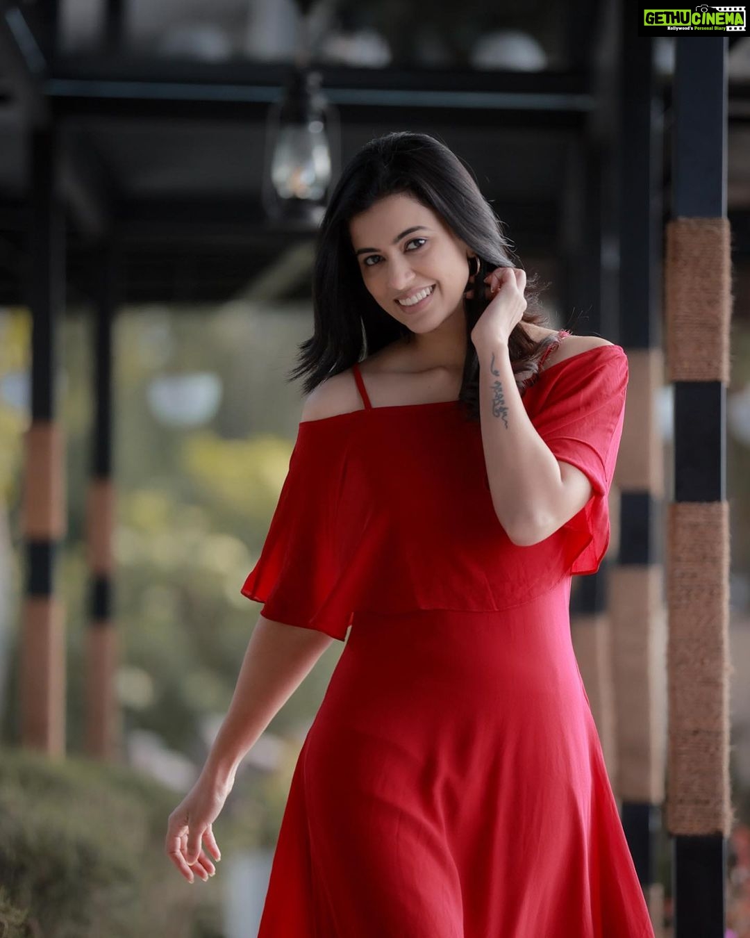 Anju Kurian Instagram - Embracing the good vibes and enjoying every bit of it ❤️❤️❤️. . . . 📸 - @abi_fine_shooters 🏨- @chandysdrizzledrops #inlove #happinessisachoice #saturdaymood #vibepositiva #goodthought #ootd #inthemoment #spreadlove #soulawakening #instaphoto #carousel #winteriscoming #fallwinter #staycation #photoshoot #workmode #blessedlife Theni