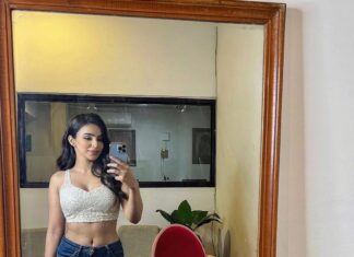 Ankitta Sharma Instagram - 🪞