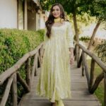 Ankitta Sharma Instagram - पीली धूप पहन के तुम, देखो बाग़ में मत जाना.. 🍃 Outfit: @bunaai 📸: @its_rachit_photography