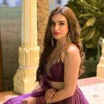 Ankitta Sharma Instagram - 𝘔𝘢𝘪𝘯 𝘷𝘦𝘬𝘩𝘦𝘺𝘢 𝘣𝘢𝘥𝘢, 𝘯𝘢 𝘰𝘩 𝘭𝘢𝘬𝘩𝘢𝘢𝘯 𝘷𝘪𝘤𝘩𝘰𝘯 𝘢𝘢𝘷𝘦 𝘮𝘢𝘪𝘯𝘶.. 💜 Outfit by @devnaagri Jewellery by @aquamarine_jewellery Styled by @shrushti_216 R Chandra's Palace