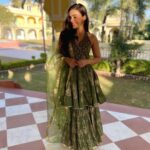 Ankitta Sharma Instagram - यूँ ही पहलु में बैठे रहो.. 🥀 Outfit: @bunaai 📸: @prachee_shah_paandya