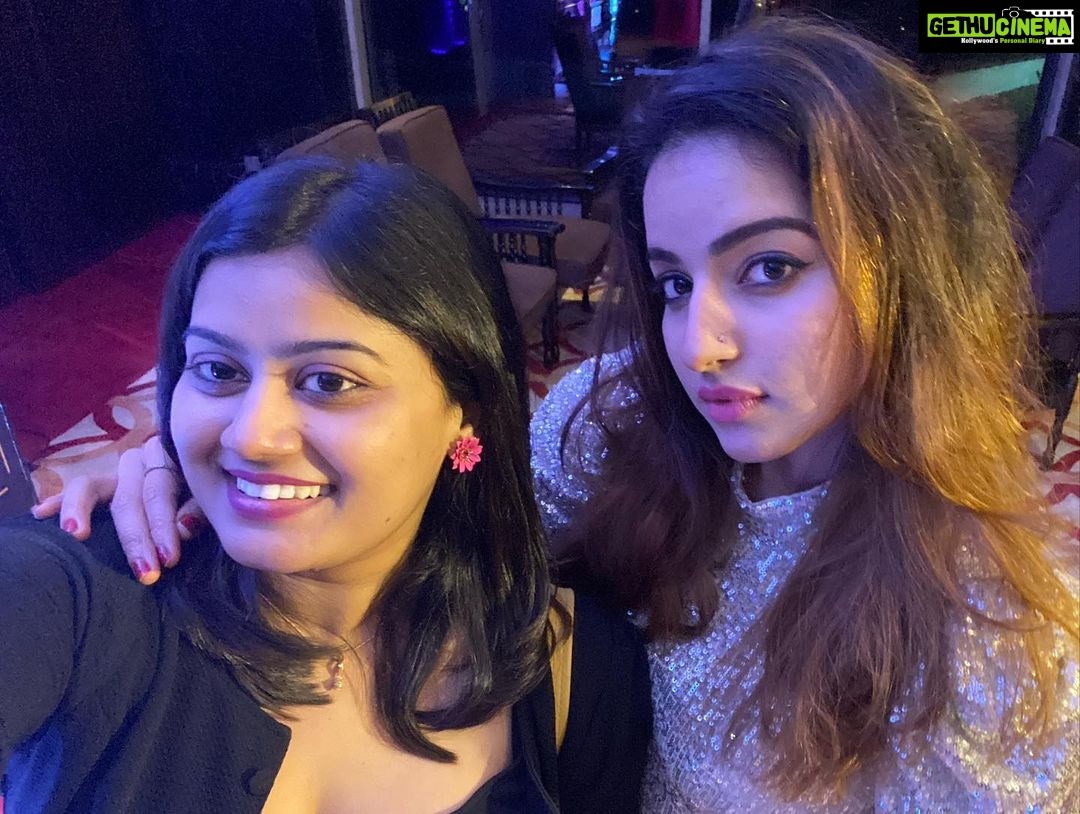 Ansiba Hassan Instagram - All about last night 🌟 what a beautiful party @siimawards @malavikacmenon #ansibahassan #malavikamenon♥️😍😍 #siima #actorslife