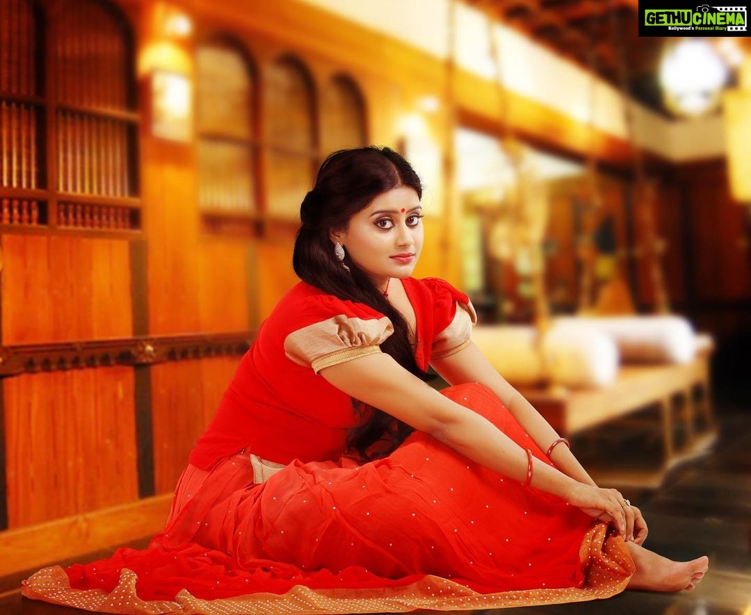 Ansiba Hassan Instagram - ചിങ്ങപ്പുലരിയിൽ പ്രിയപ്പെട്ടവർക്ക് പുതുവത്സരാശംസകൾ #ansibahassan #actress #mollywood #photography