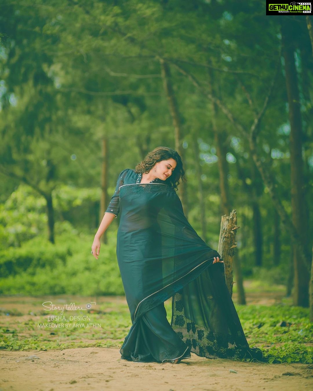 Ansiba Hassan Instagram - Love the way you are ❤️ Pc @_story_telle__r mua @_arya_jithins_makeover Styling and costume @ebsha_store #ansibahassan #rain #beach #actress #mollywood #mollywood #tollywood #peace