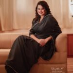 Ansiba Hassan Instagram - Grace always conquers ✨🖤 . . . . Photography: @_story_telle__r MUA: @_arya_jithins_makeover Costume: @ebsha_store #ansibahassan #mollywoodactress #cinema #malayalammovie #actress #model #photography #canon #nikon #black