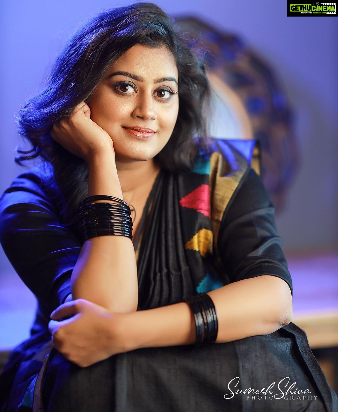 Ansiba Hassan Instagram - Saree will always conquer women π. PC @sumesh_shiva Mua @sreegeshvasan_makeupartist Costume @swapnamanthra Jwellery @parakkat_jewels @preethiparakkat #ansibahassan #actress #photography #saree #malayalamcinema