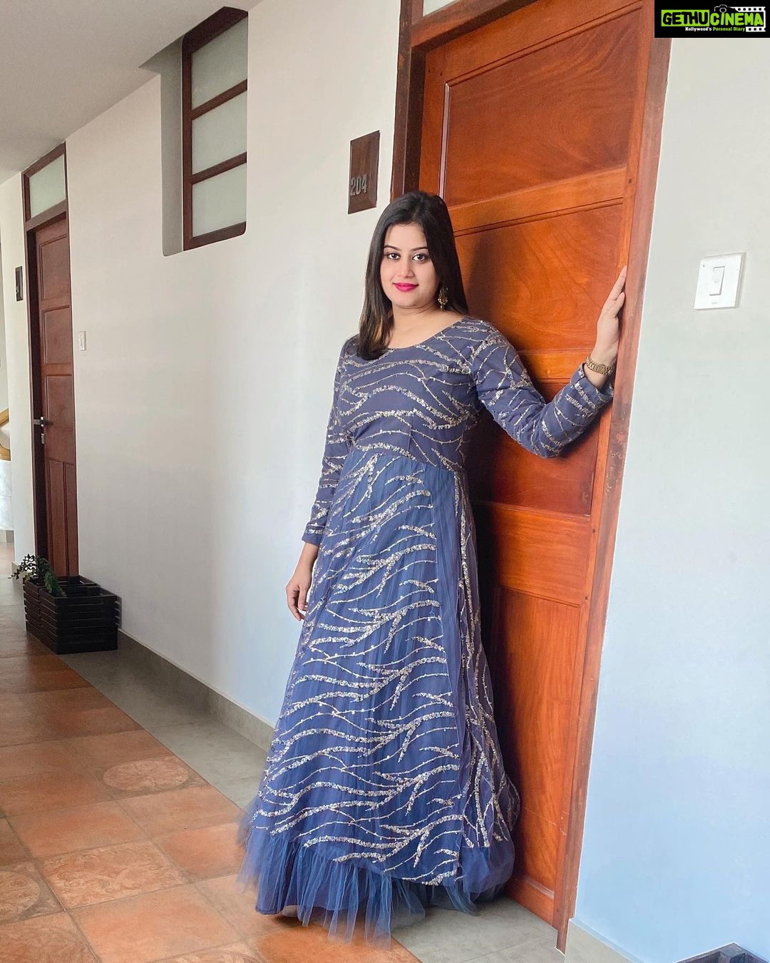 Ansiba Hassan Instagram - Beautiful evening ❤️ beautiful vibe 😎. #ansibahassan #actress #mollywood