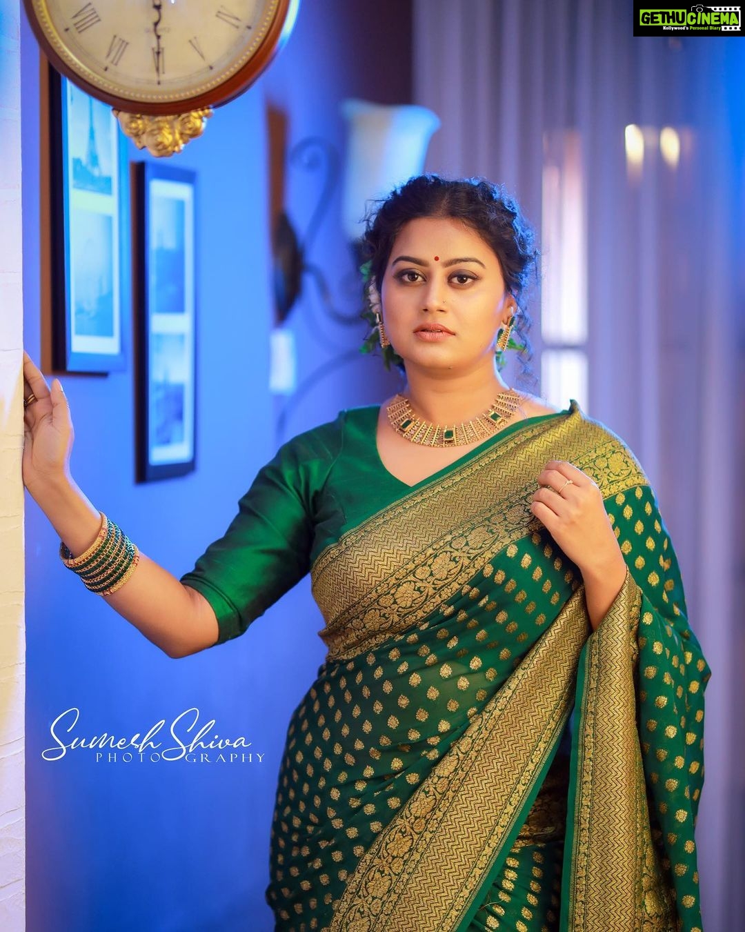 Ansiba Hassan Instagram - Saree is always majestic ❤️ Pc @sumesh_shiva Mua @sreegeshvasan Mua @sreegeshvasan_makeupartist. costume @swapnamanthra Jwellery @parakkat_jewels @preethiparakkat #ansibahassan #saree #actress #mollywood #cinema #photographyart