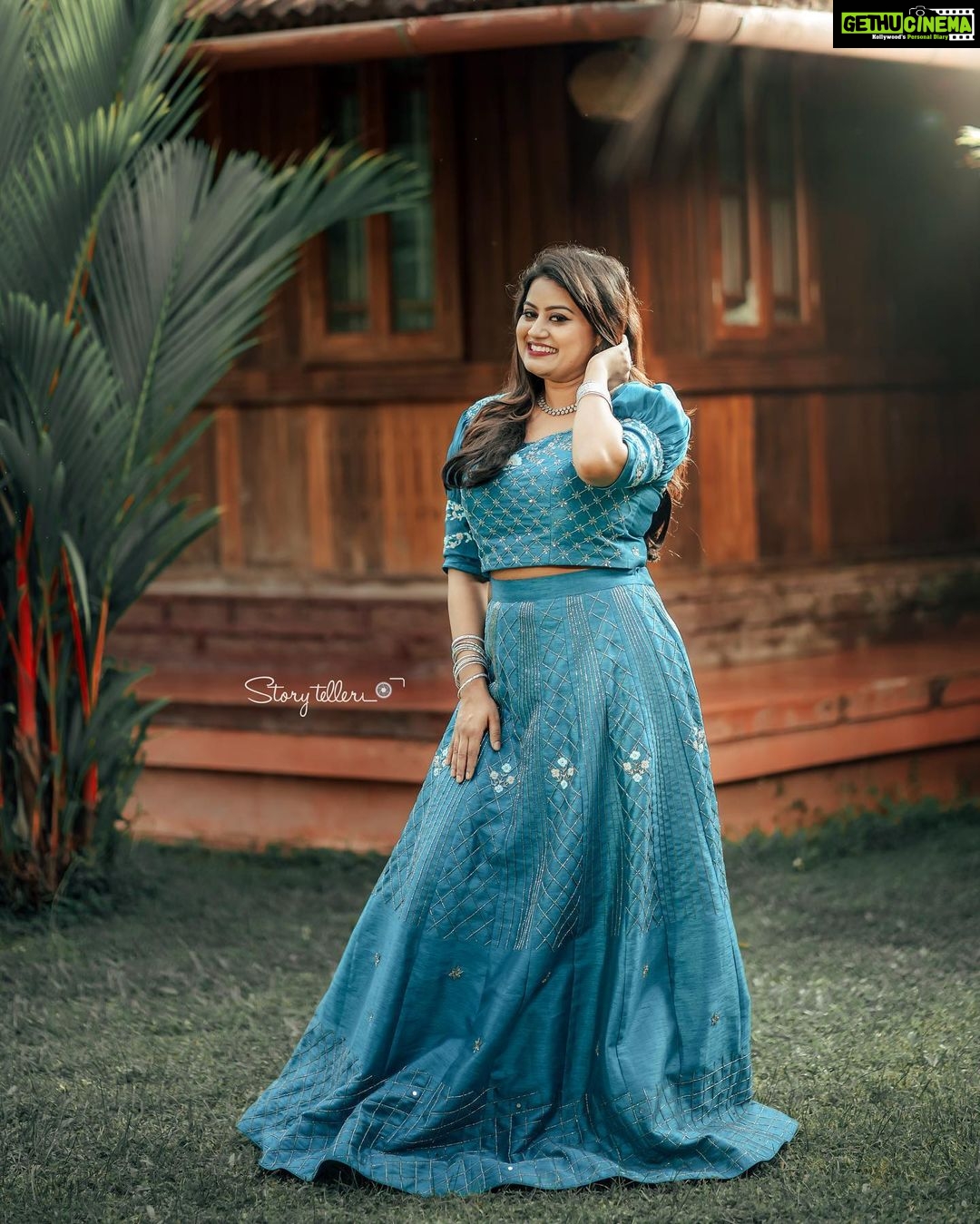 Ansiba Hassan Instagram - If you are confident you are beautiful ✨ Swipe right——> #series1 Costume: @kempdesignstudio Make-up: @sass_make_up_studio Photography: @_story_telle__r . . . . . #photo #ınstagood #picoftheday #instalike #photooftheday #instadaily #photography #likeforlikes #love #ınstagood #ansibahassan #actress #malayalamactress #model Kondai Lip Backwater Heritage Resort Alappuzha