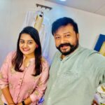 Ansiba Hassan Instagram - With our own @actorjayaram_official Ettan ❤️ @amma.association @mazhavilmanoramatv #ammashow #ansibahassan #jayaram #mazhavilmanorama #actorslife