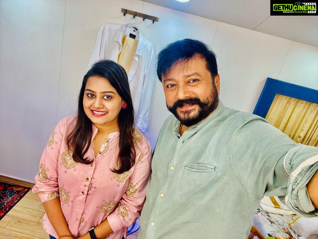 Ansiba Hassan Instagram - With our own @actorjayaram_official Ettan ❤️ @amma.association @mazhavilmanoramatv #ammashow #ansibahassan #jayaram #mazhavilmanorama #actorslife
