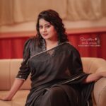 Ansiba Hassan Instagram – Obsessed with saree 🖤 
.
.
.
Pc @_story_telle__r mua @_arya_jithins_makeover styling and costume @ebsha_store  #ansibahassan #photography #saree #mallu #actress #nikon