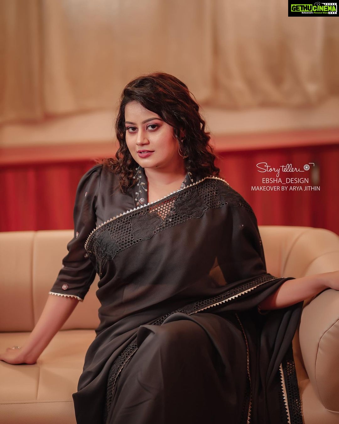 Ansiba Hassan Instagram - Obsessed with saree 🖤 . . . Pc @_story_telle__r mua @_arya_jithins_makeover styling and costume @ebsha_store #ansibahassan #photography #saree #mallu #actress #nikon