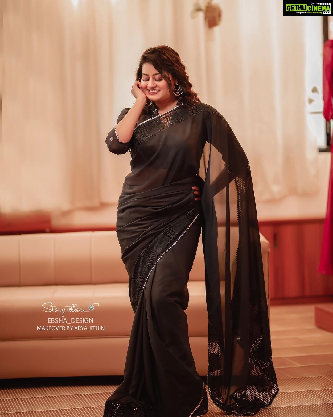 Ansiba Hassan Instagram - Obsessed with saree 🖤 . . . Pc @_story_telle__r mua @_arya_jithins_makeover styling and costume @ebsha_store #ansibahassan #photography #saree #mallu #actress #nikon